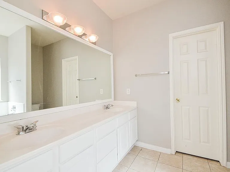 18334 Grove Brook Ln — Photo 6