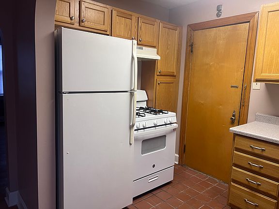4th image of 74 N Rocky River Dr #1