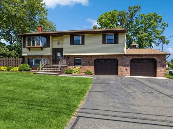 18 Centennial Drive, Garnerville, NY 10923