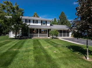 316 Macarthur Dr, Mukwonago, WI 53149