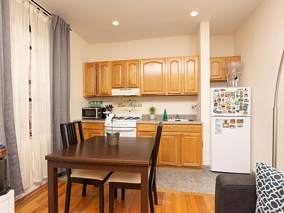 2nd image of 506 W 213th St APT B