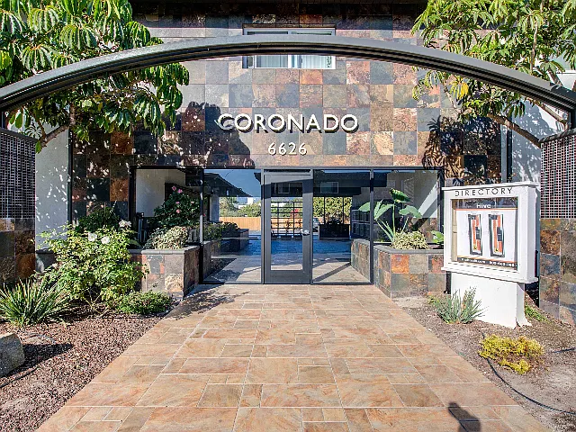 Breakpointe Coronado — Photo 24