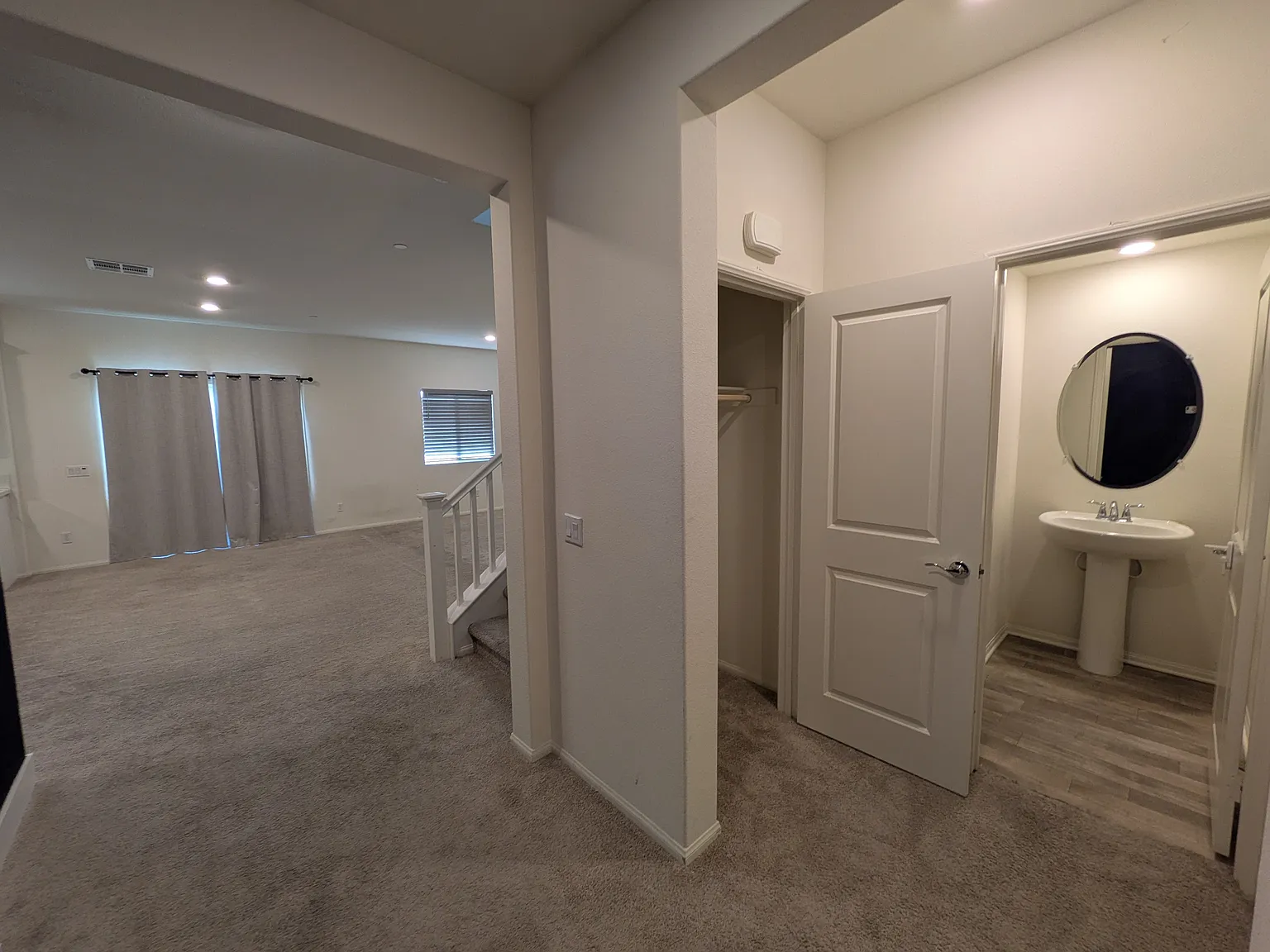 3 bed, 2.5 bath, 6192 sqft, $3,500 — Photo 4