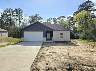 176 Twisted Oaks Dr, Rusk, TX 75785