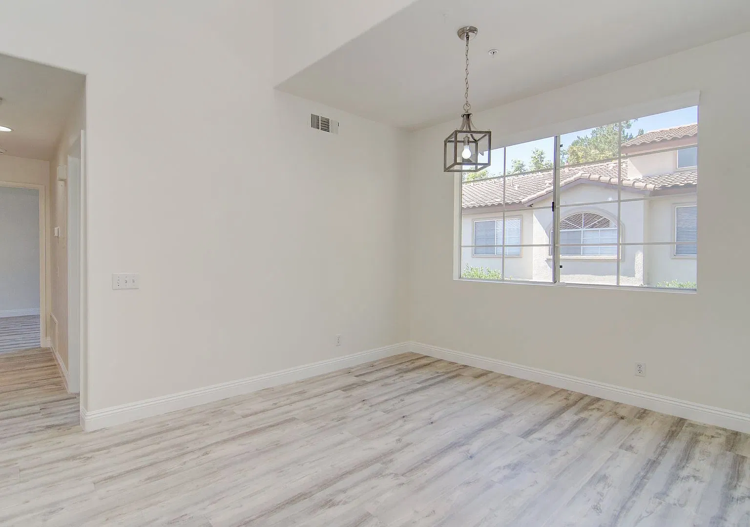 Beautiful Condo in RSM — Photo 2