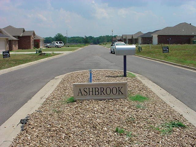 1st image of 127 Ashford Dr