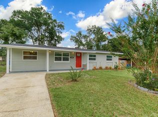 323 Renne Dr N, Jacksonville, FL 32218
