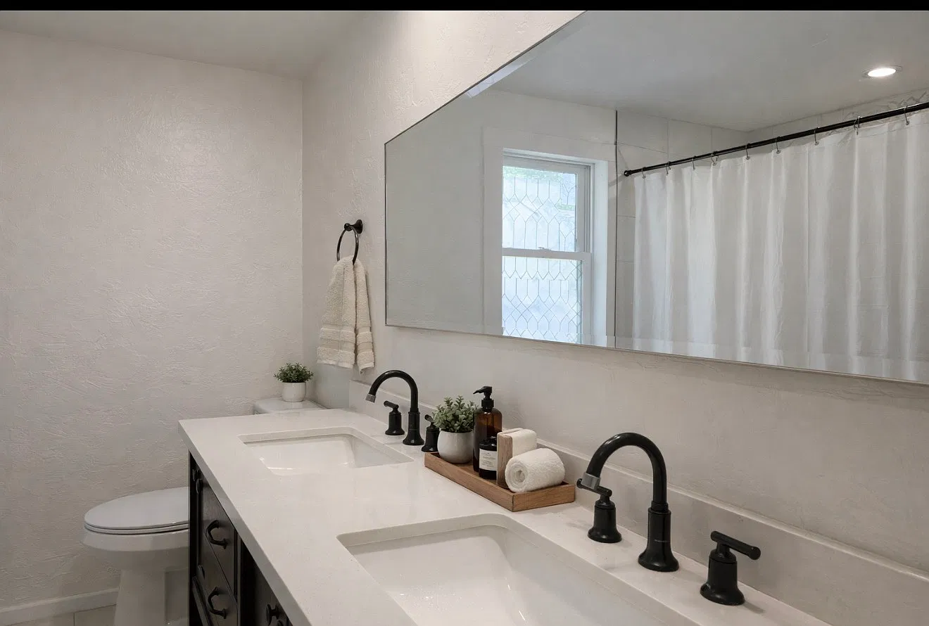 1221 Alton St — Photo 3