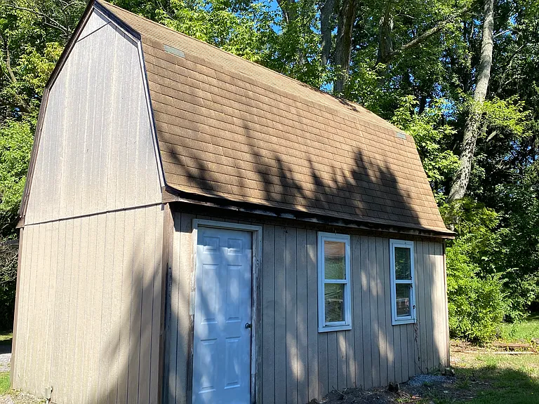 982 Hall Ave — Photo 9