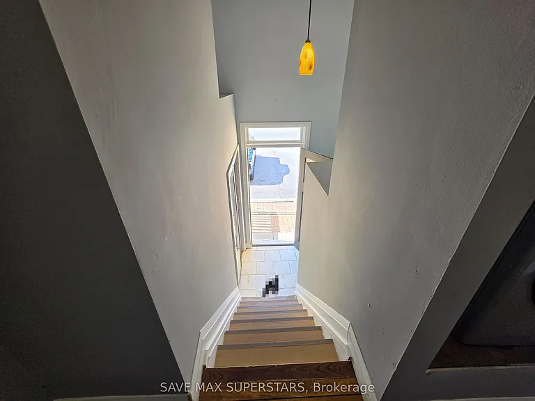 222 Phillips St #UPPER — Photo 30