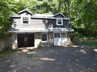 53 W Glen Rd, Denville, NJ 07834