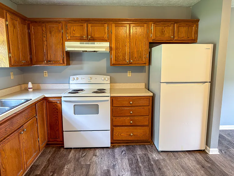 1430 S Main St #7 — Photo 6
