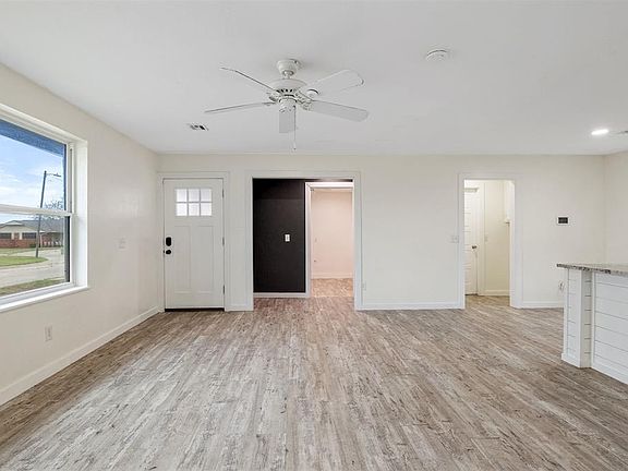 5th image of 2500 SW 25th Ct