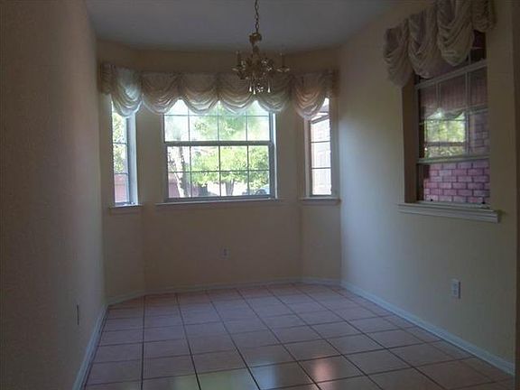 5th image of 14 Williamsburg Dr #14