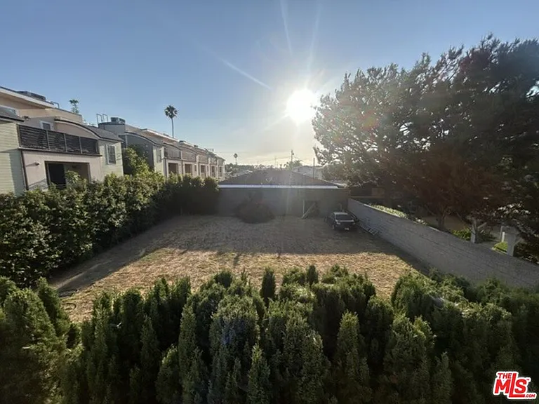 11835 Grevillea Ave — Photo 3