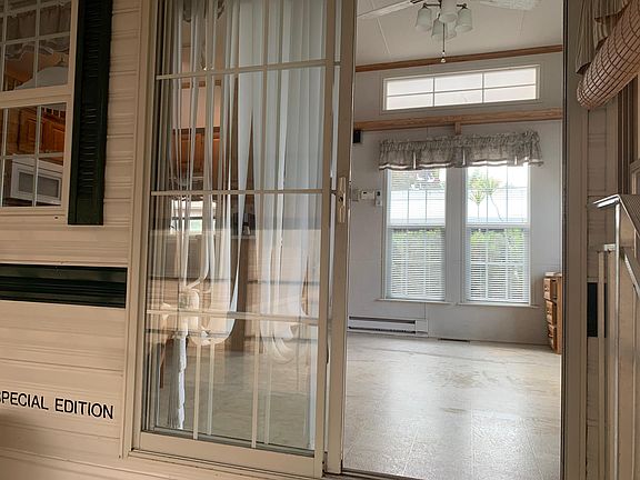 5th image of 307 Pier Ln #513