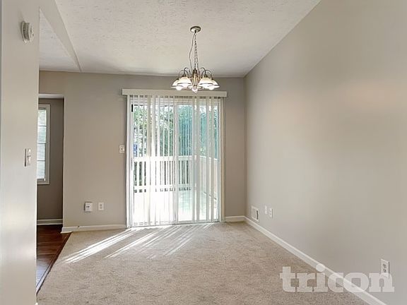 3rd image of 4255 Mountain Glen Trce