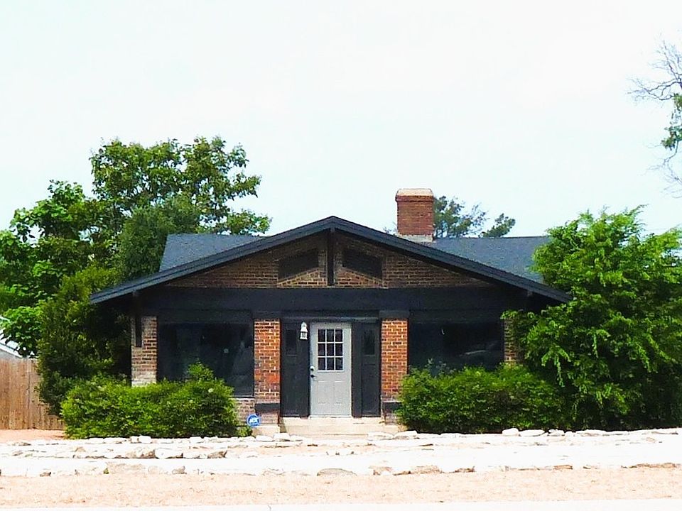1st image of 617 N Bridge St