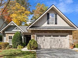 212 Waterside Dr, Hendersonville, NC 28791