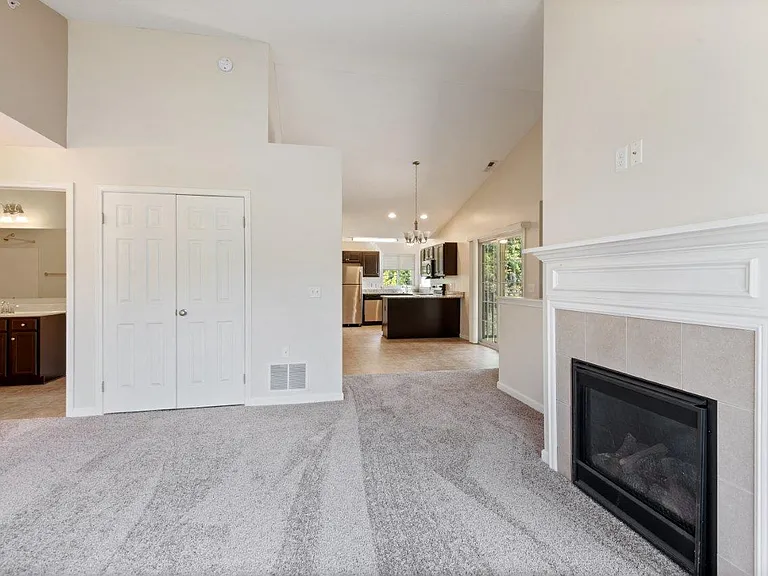 Auburn Creek Apartment Homes — Photo 6