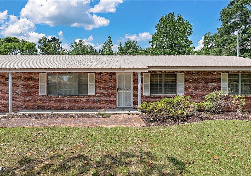 1st image of 2846 Chapel Hill Rd