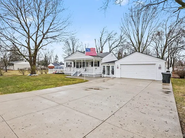 7501 Rauschelbach St, Shelby Township, MI 48317