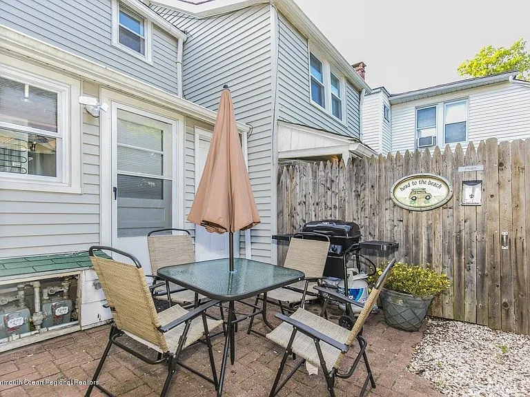 105 Webb Ave — Photo 21