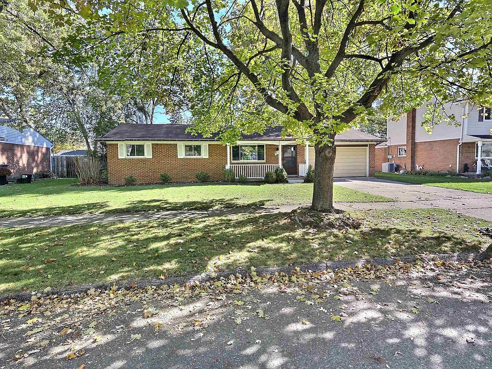 36734 Theodore St, photo 3