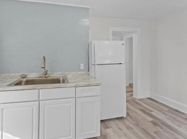 704 Downing St #B, New Smyrna Beach, FL 32168