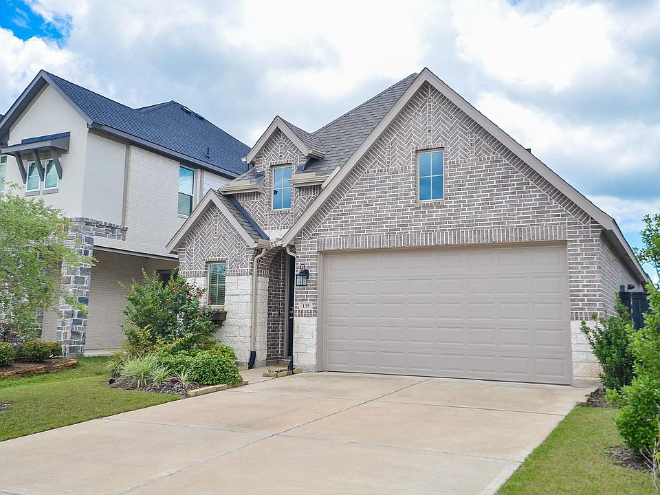 1st image of 135 Nightshade St