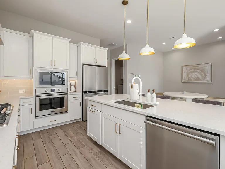 10553 W Albert Ln — Photo 6