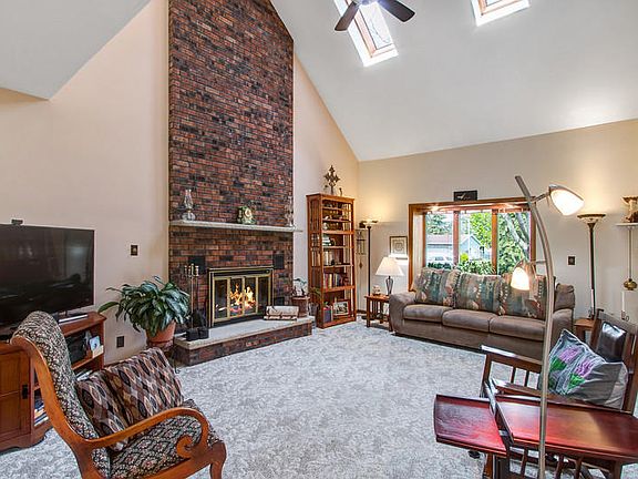 3rd image of 24009 Lotus Dr