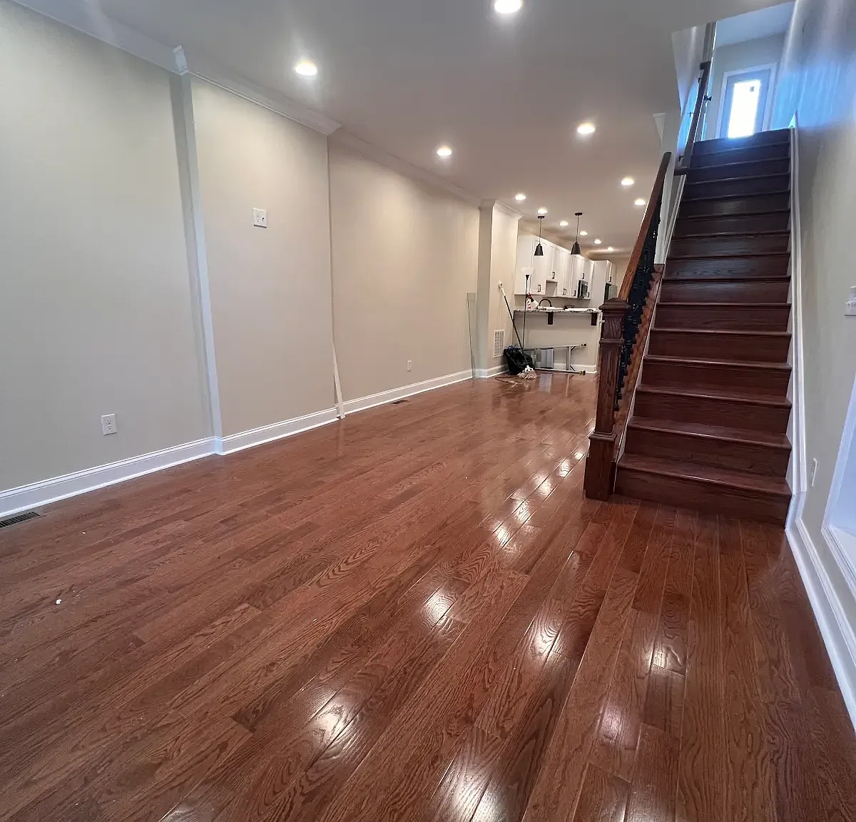 3 bed, 1300 sqft, $2,000 — Photo 4