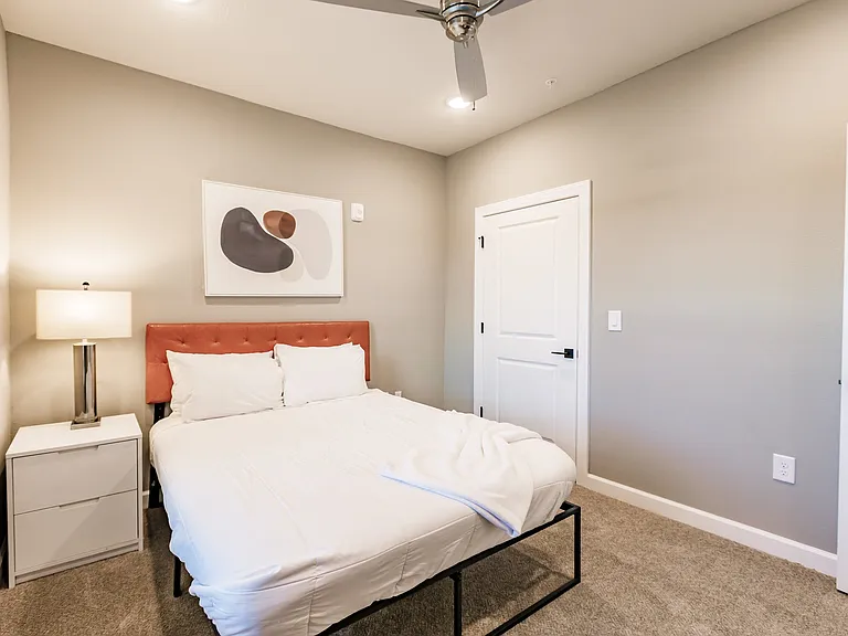 Vantage Apartments — Photo 90