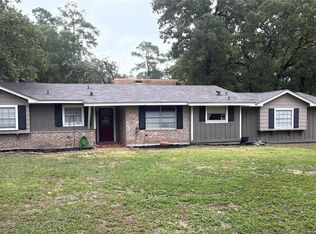 19439 E Lakeshore Dr, Magnolia, TX 77355