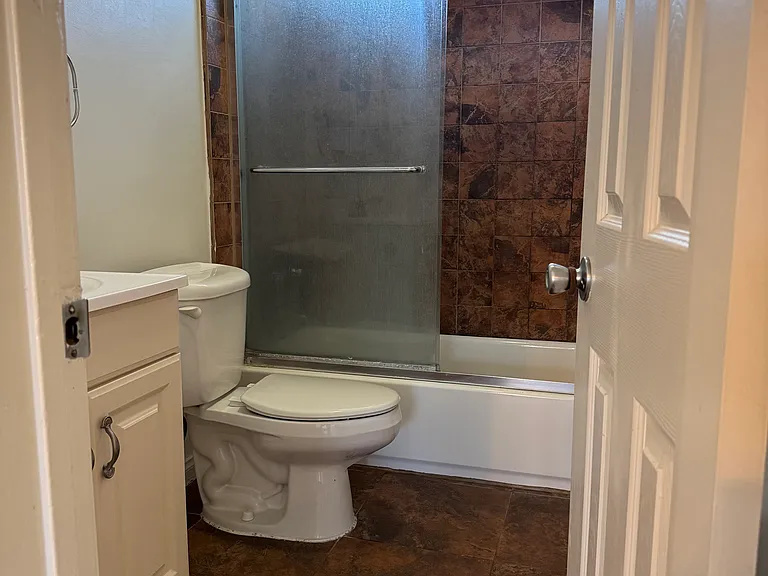 13501 Penn St #D — Photo 4