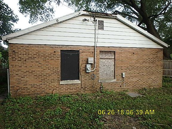 4th image of 14811 Langley Ave