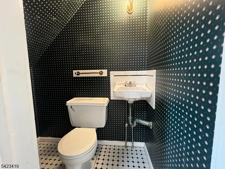 185 Broad St #1 — Photo 17