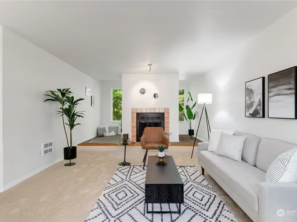 13717 Linden Avenue N #323, Seattle, WA 98133