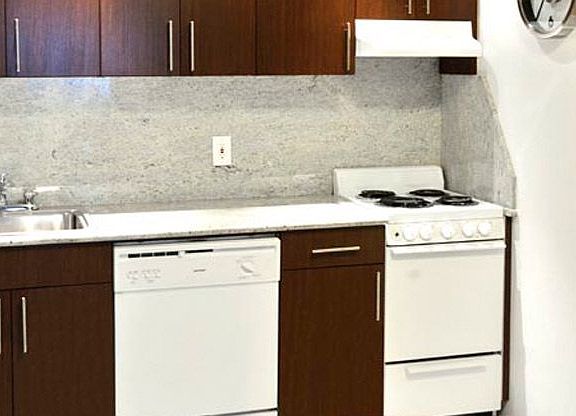 4th image of 284 Mott St APT 7O