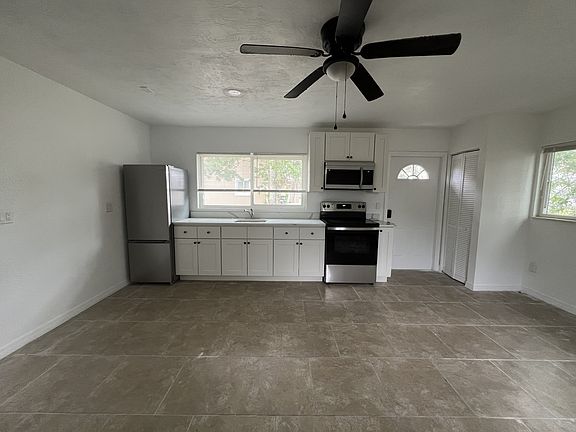 4th image of 2290 S Palmetto Ave #S1