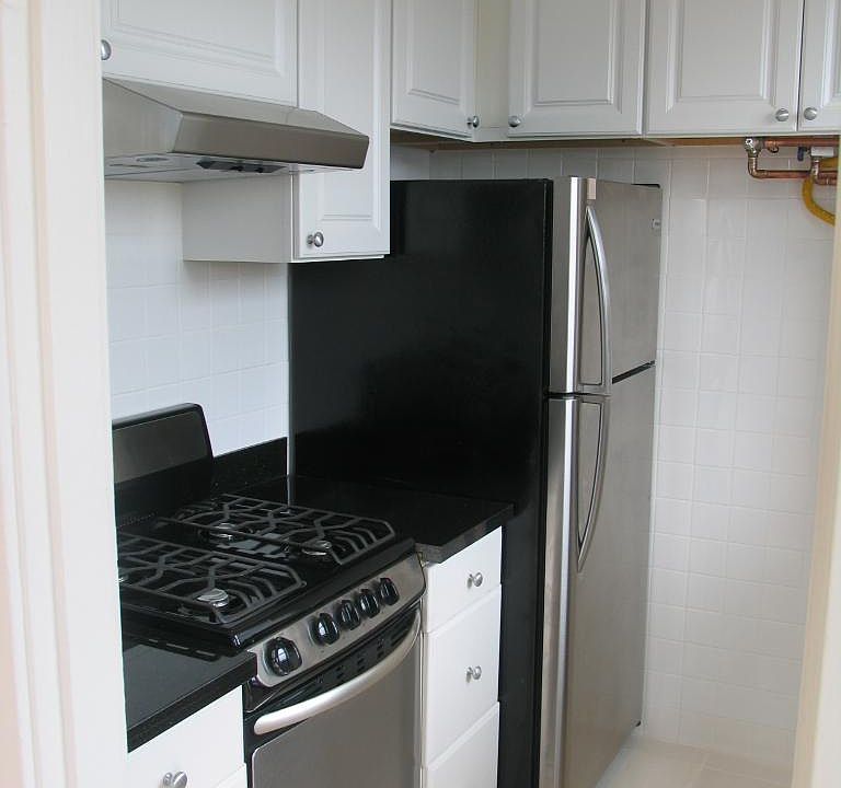 1st image of 300 2nd Ave APT 6