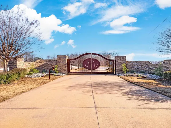 8 Valley Ranch Dr, Mayflower, AR 72106