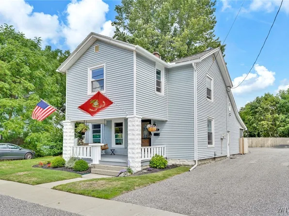 17 Cedar St, Akron, NY 14001