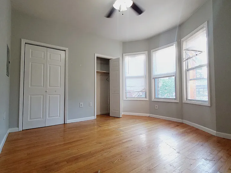 262 Bergen Ave #2R — Photo 2