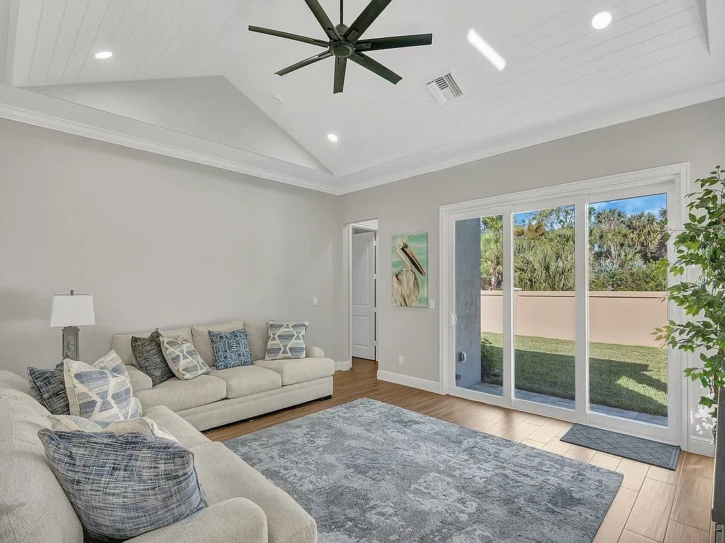 2 bed, 2.5 bath, 1842 sqft, $3,800 — Photo 3