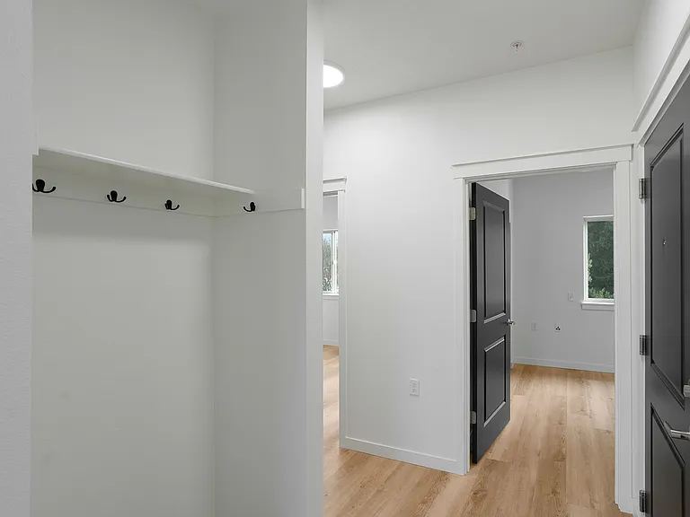 Riddell Rd Apartments — Photo 24