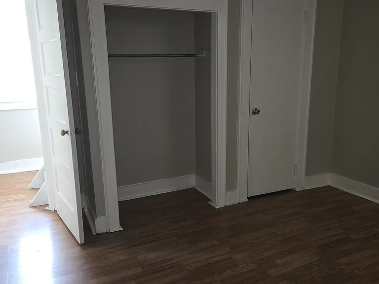 526 Columbus St — Photo 5