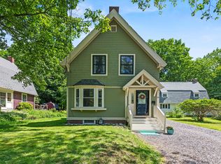 33 Cottage Pl, Westbrook, ME 04092
