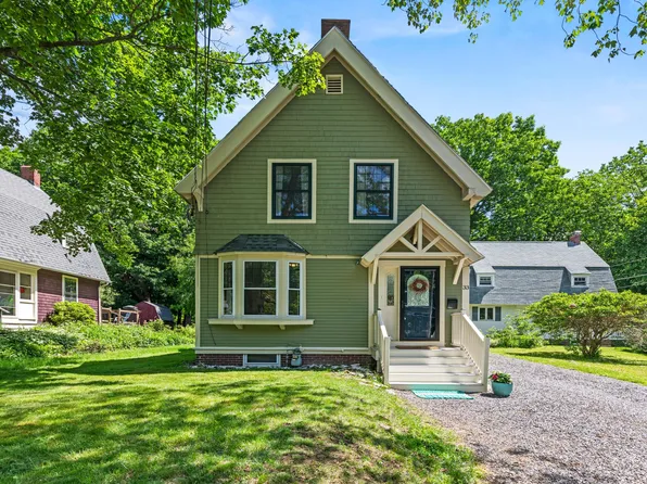 33 Cottage Place, Westbrook, ME 04092